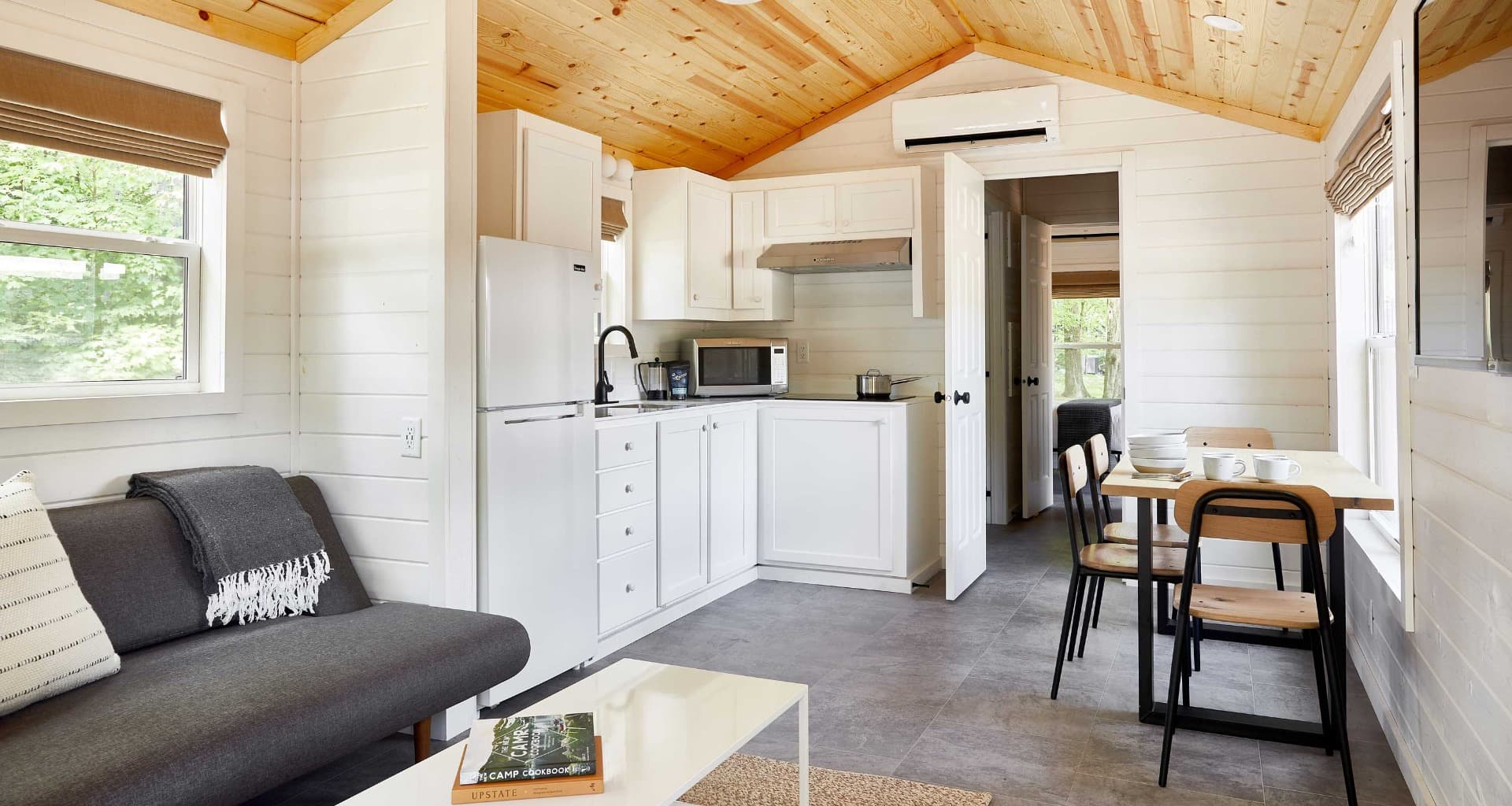 Premium Family Cabin - Photo 1